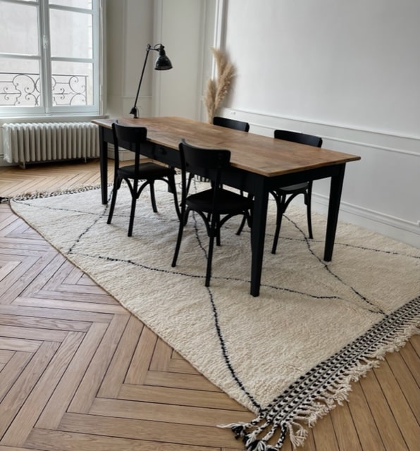 TAPIS BENI OUARAIN à grands losanges noirs